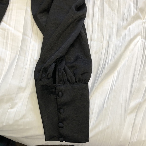 NWT Nasty Gal. Corset top with puff sleeves. Tie back and zipper. Size 6 - Picture 2 of 3